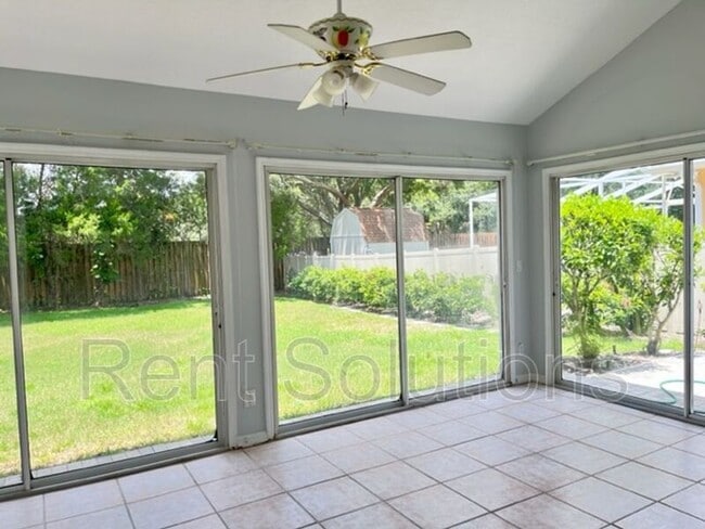 Building Photo - 405 Arlington Ave E