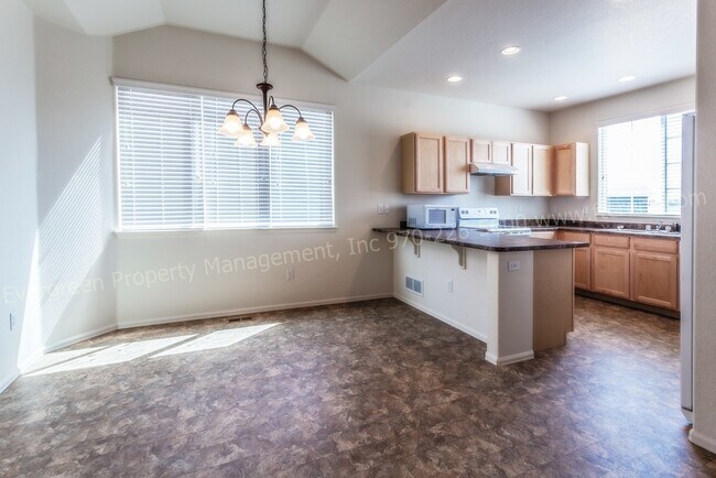 Building Photo - 318 Cherryridge Dr