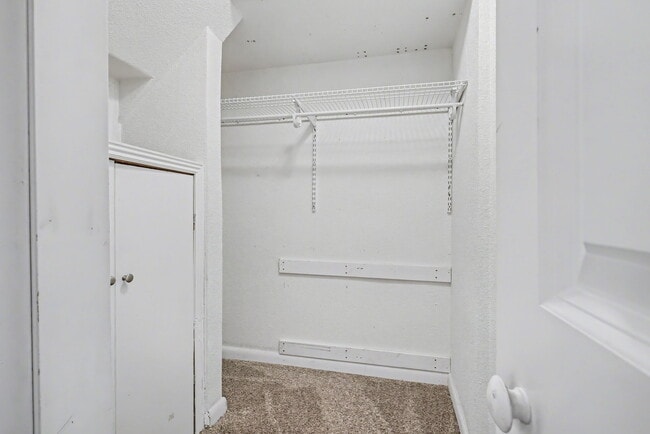 Building Photo - 8624 W Florida Ave