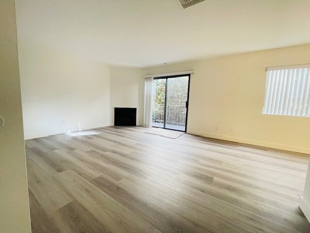 Building Photo - 112 S St Andrews Pl