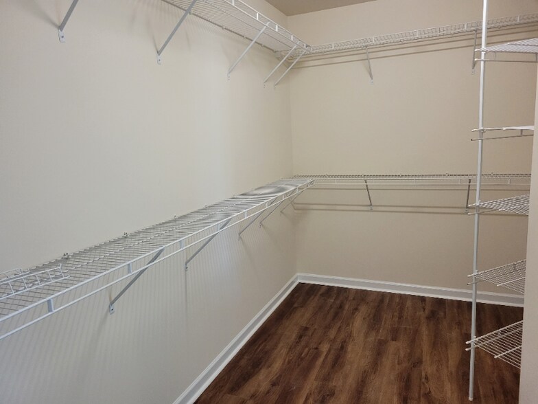 Building Photo - 4517 Wayland Ct