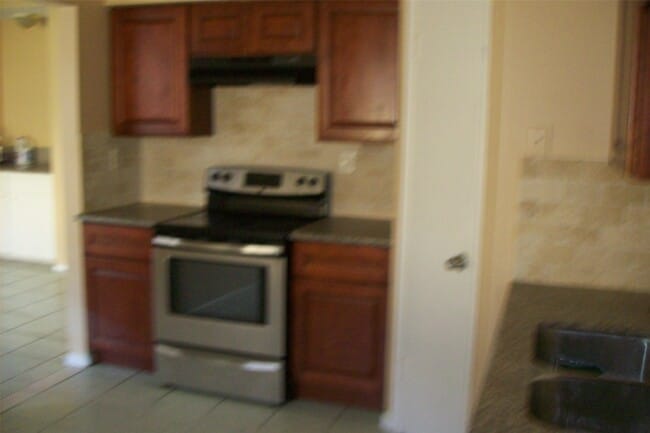 Building Photo - 10526 Crescent Moon Dr