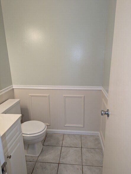 Building Photo - 4178 Spirea Dr