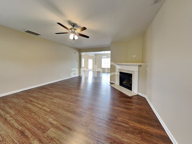 Building Photo - 275 Flanders Dr