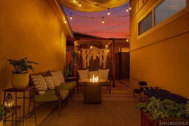 Building Photo - 1818 Diamond St