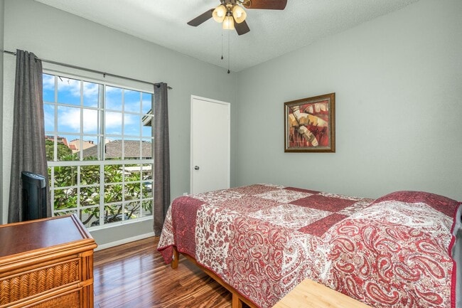 Building Photo - FULLY FURNISHED, 2/1.5 2nd floor condo in Keonekai Villages.