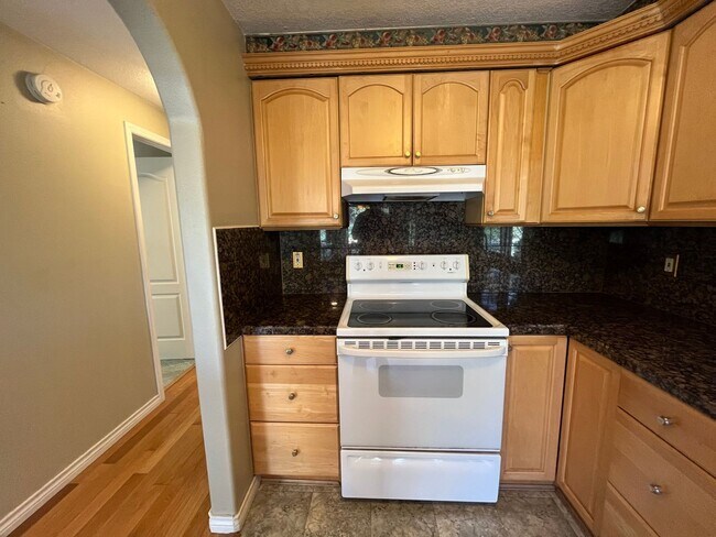 Building Photo - 4019 SE 66th Ave