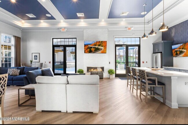 Building Photo - 2002 Evans Ln