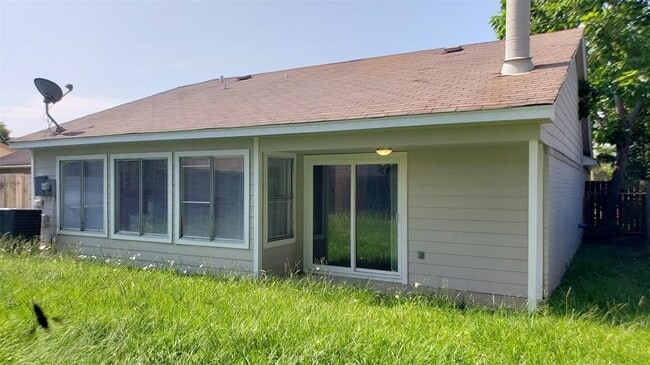 Building Photo - 19246 Cypress River Dr
