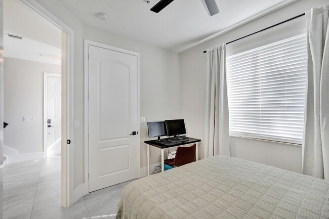 Building Photo - 3600 NW 5th Terrace