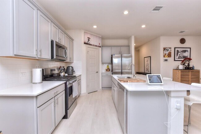 Building Photo - 13709 Bavarian Forest Dr