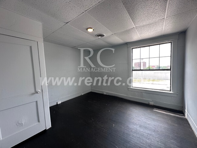 Building Photo - 425-3B Vermilion-N