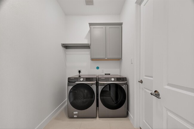 Building Photo - 4906 Tanyard Manor Dr