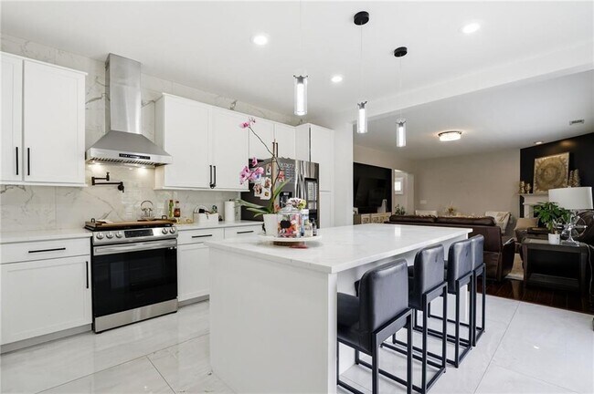 Building Photo - 2731 Amalfi Way NW