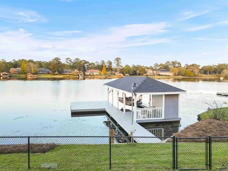 Building Photo - 154 Mossland Dr