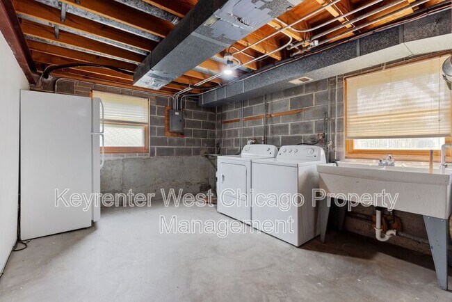 Building Photo - 4201 Prairie Ave