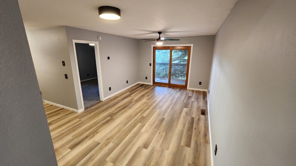 Building Photo - 2605 N Pinon Ridge Dr