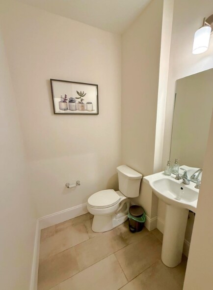 Building Photo - 7 Lily Pond Ln