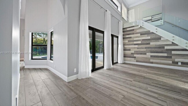 Building Photo - 5831 NW 81st Terrace