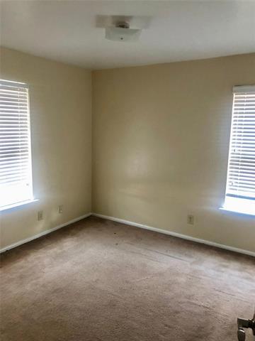 Building Photo - 2709 Highwood Dr