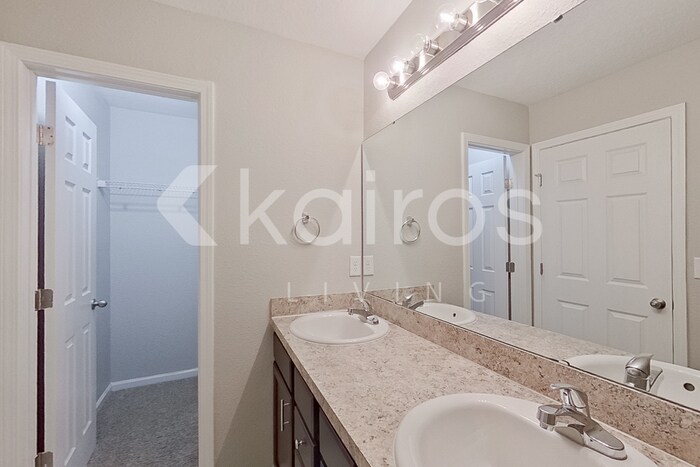 Building Photo - 1305 Mull St