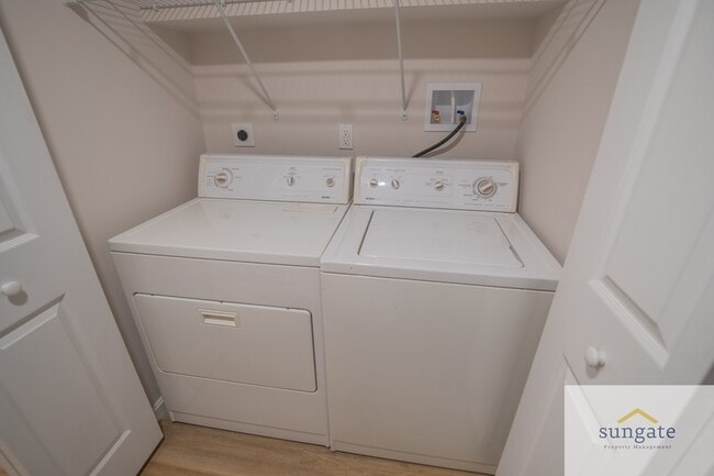 Building Photo - 1911 Eastern Ave