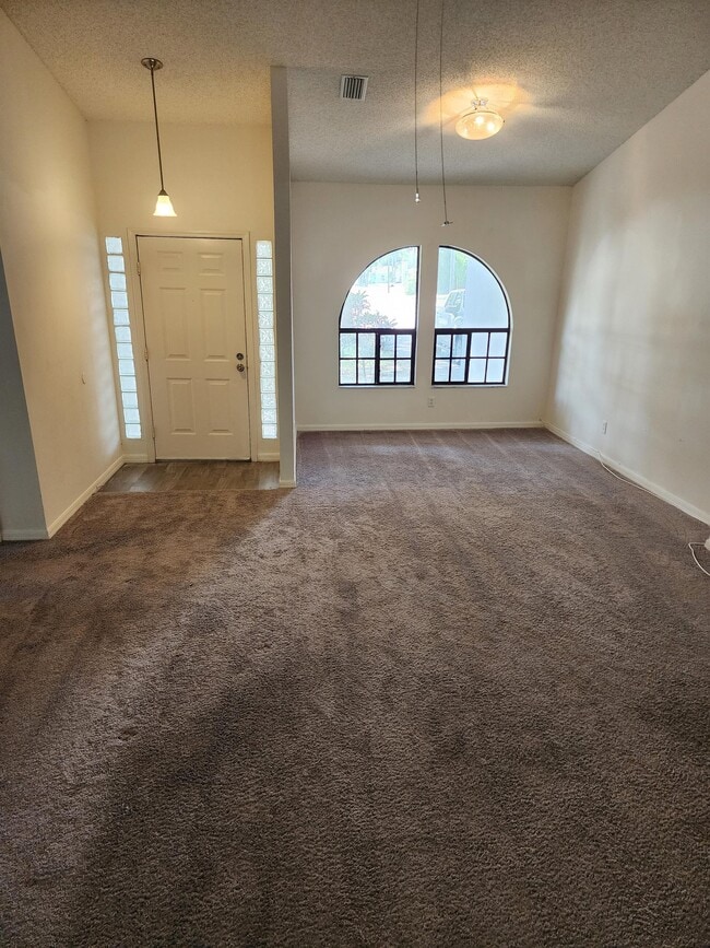 Building Photo - 211 Oakwood Blvd