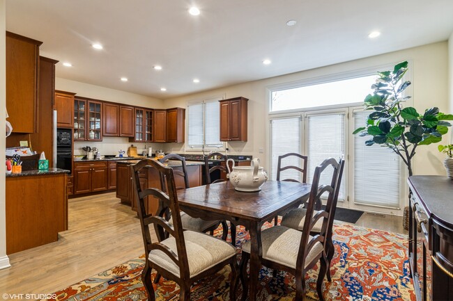 Building Photo - 2016 Valor Ct