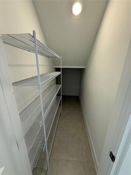 Building Photo - 2313 Broadbrook Dr