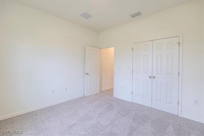Building Photo - 4208 NE 15th Pl