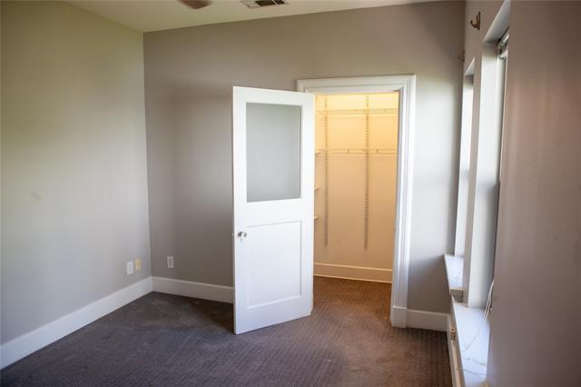 Building Photo - 5347 Lewis St