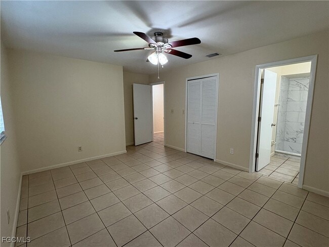 Building Photo - 727 SW 39th St