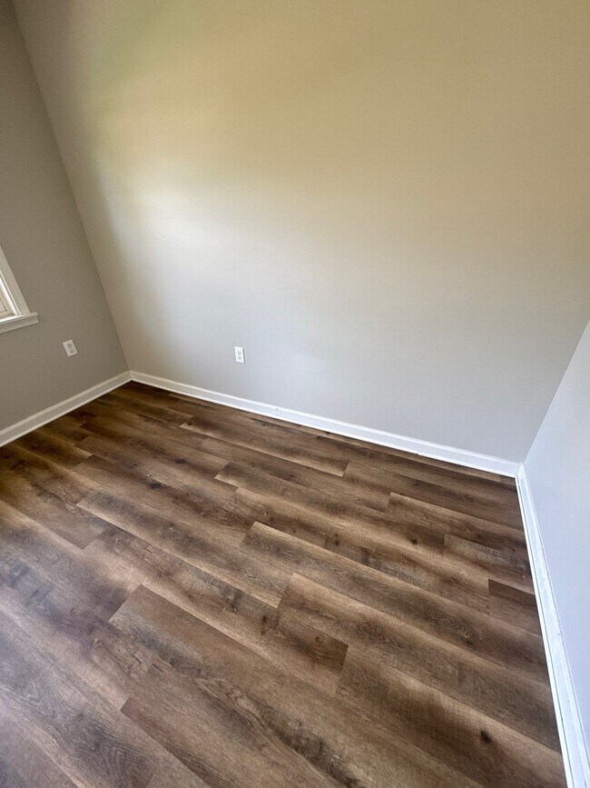 Building Photo - 811 Scott St