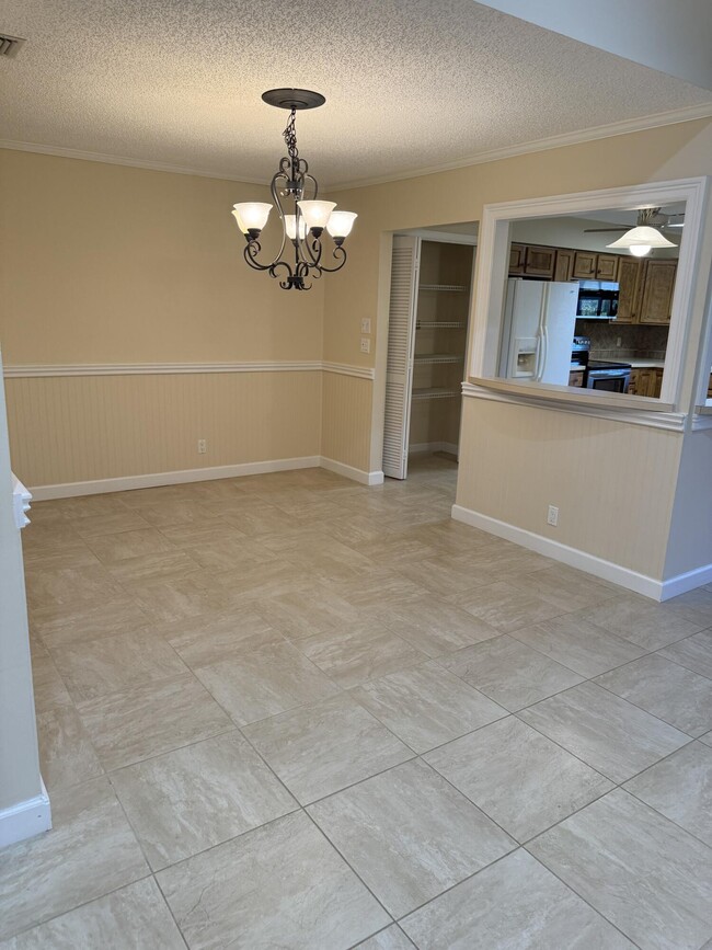 Building Photo - 2632 SW Willowood Cir