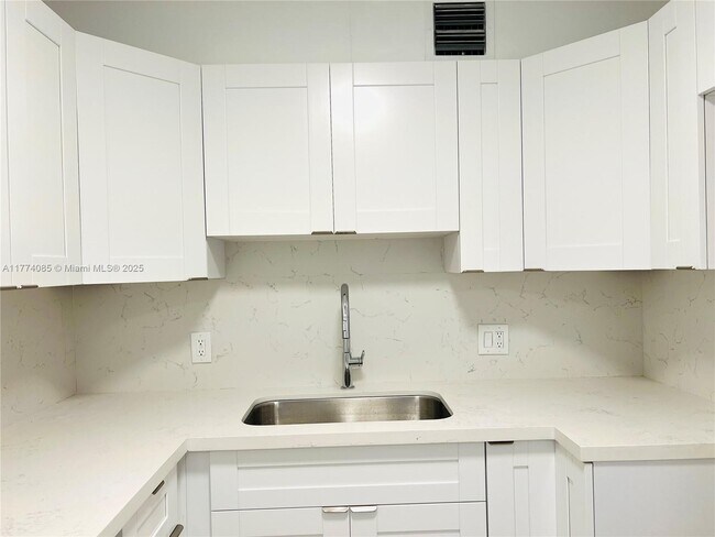 Building Photo - 13455 SW 9th Ct