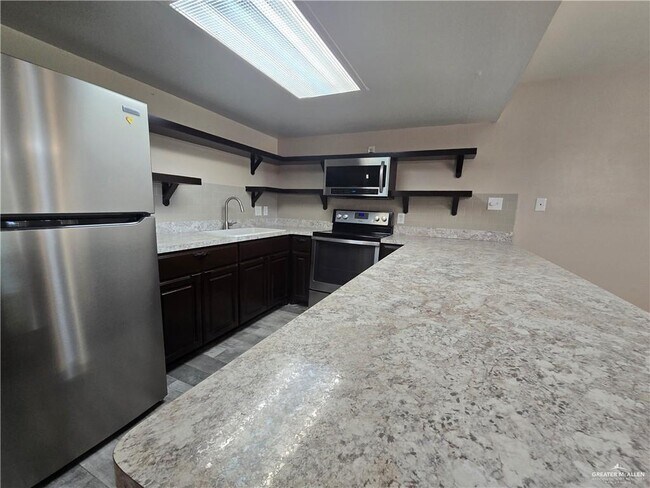 Building Photo - 33 Highland Park Ave