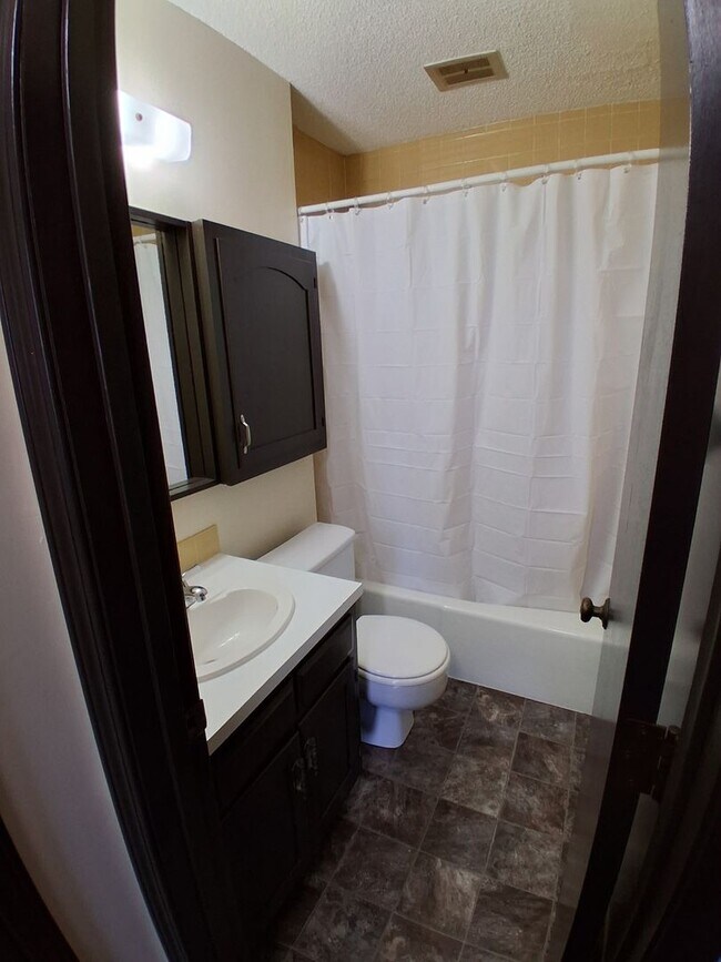 Building Photo - SW 1 bedroom 1 bath apartment for rent