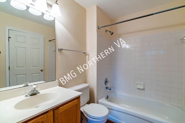 Building Photo - 5819 Pearson Ln
