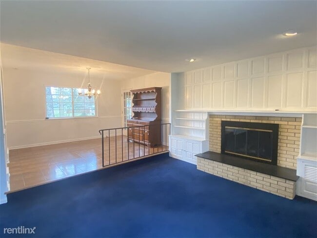 Building Photo - 306 Edison Ave