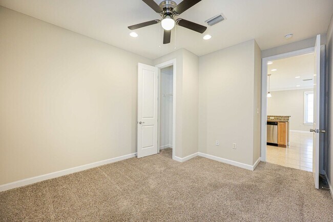 Building Photo - Church Street Village Home For Rent