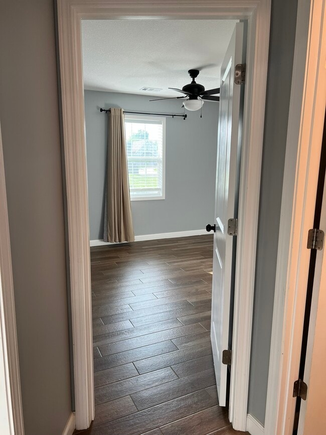 Building Photo - 701 Troy Cove