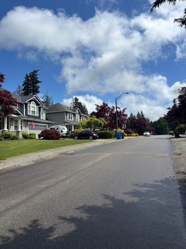 Building Photo - Beautiful home in quiet Puyallup neighborhood