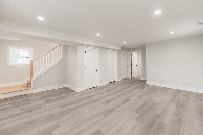 Building Photo - 4129 N Oketo Ave