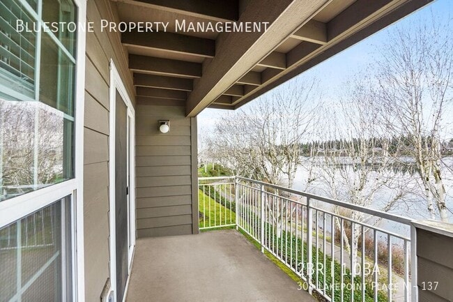 Building Photo - 304 Lakepoint Pl N