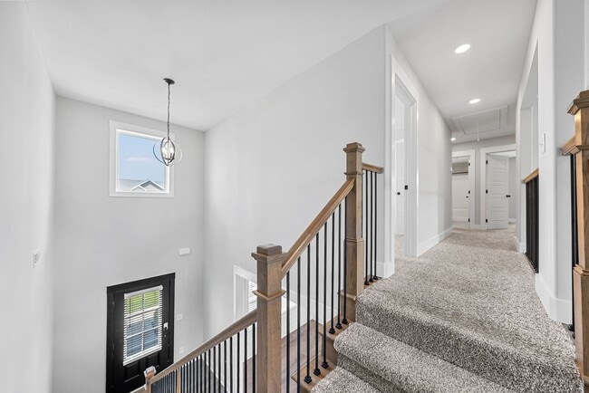 Building Photo - 4 Bedroom 2 1/2 Bath Home For Rent Near Ex...