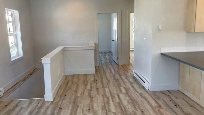 Building Photo - 1112 King Rd