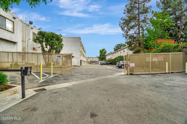 Building Photo - 18408 Hatteras St