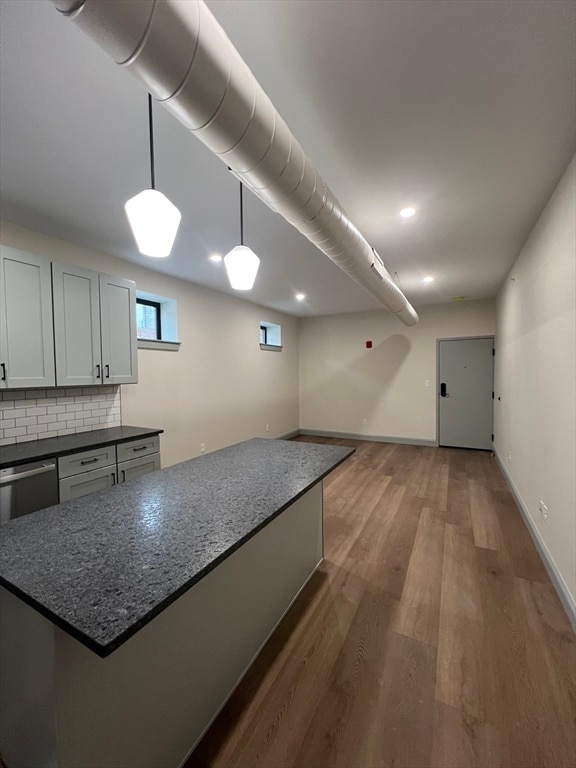 Building Photo - 160 Seabury St