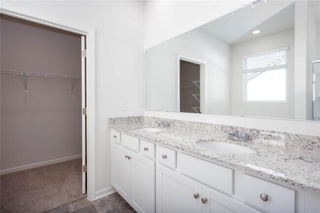 Building Photo - 61 Grv Spgs Ct