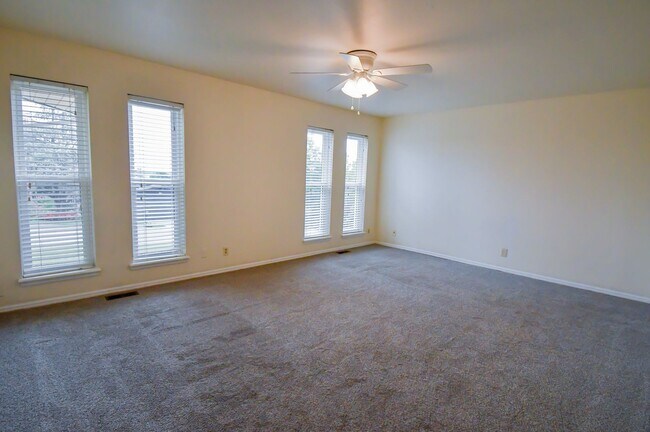 Building Photo - Charming 3-Bedroom Home in the Warrenton Neighborhood!